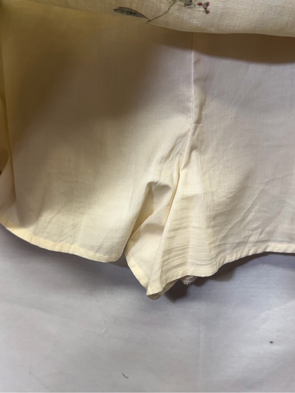 Abercrombie & Fitch Linen Blend Button Skort in a tan fruit pattern.XLT - Picture 4 of 10